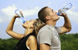 Uống nhiều nước có giúp bạn giảm cân không 1