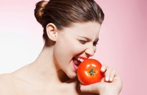 Mẹo trị nám, tàn nhang hiệu quả nhanh chóng nhờ cà chua dành cho phái đẹp